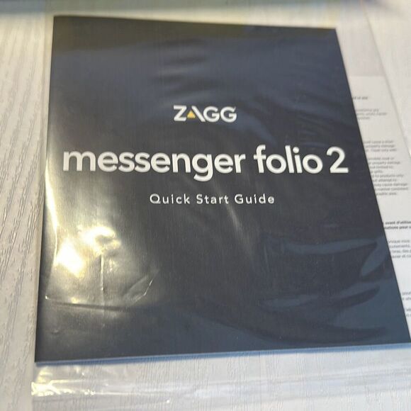ZAGG Keyboard: iPad 10.9" Messenger Folio 2 iPad 2022 Fits - Picture 6 of 7
